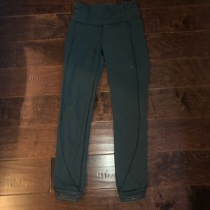 Lululemon Dark Forest 24” RARE Everlux Leggings